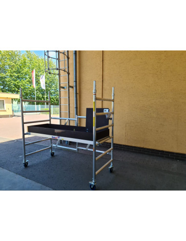 Rusztowanie jezdne Drabex RS 1100 R z otwartą klapą podestu