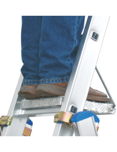 Korzystanie z półki pomocniczej zamontowanej na drabinie Drabex