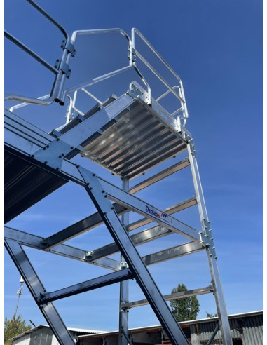 Pomost roboczy z poręczą