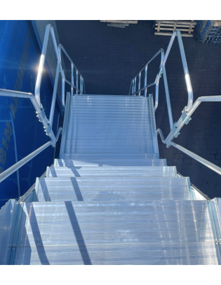 Platforma robocza z łańcuszkiem