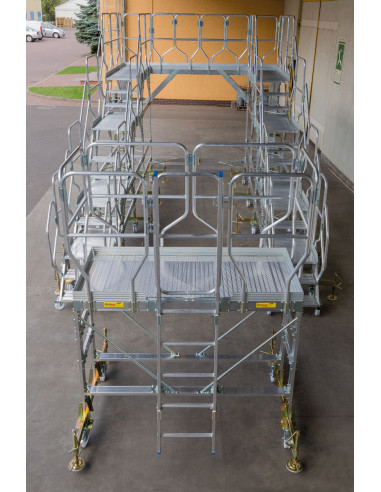 Podest aluminiowy z drabinką