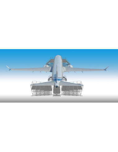 Podesty obok samolotu pasażerskiego