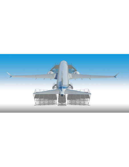 Podesty obok samolotu pasażerskiego