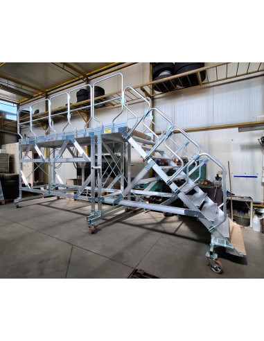 Przykładowy aluminiowy podest serwisowy