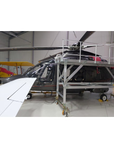 Podest serwisowy przy helikopterze